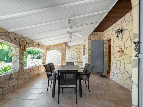 Luxurious Villa In Puisserguier With Swimming Pool
