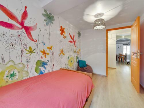 Stupendous Holiday Home In Rocroi With Private Courtyard