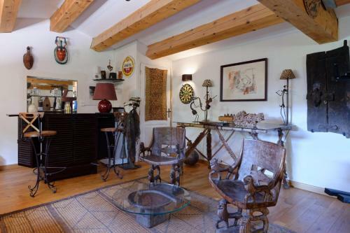 Villa Le Bastidoun Proven�al House