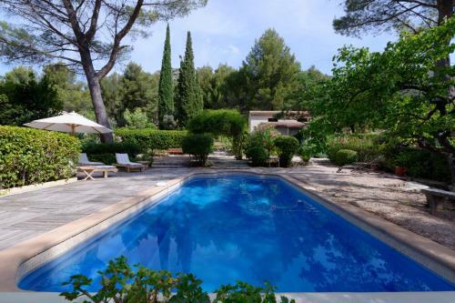 Villa Le Bastidoun Proven�al House