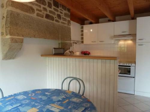 Comfortable Holiday Home In Roscoff With Garden