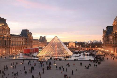 Chic Apart With Great View Of Paris