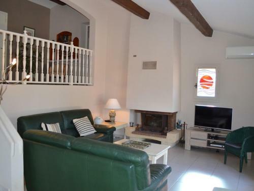 Bright Villa In Sainte-maxime With Private Pool