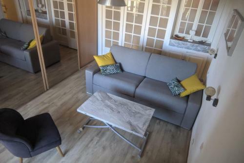 Apartamento Bright Studio With Balcony 150m From The Beach
