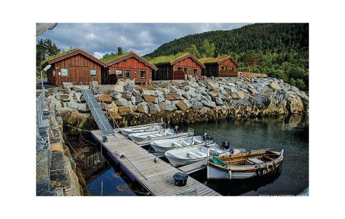 Holiday Home Ikornnes Hytte