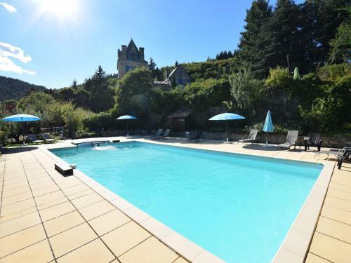 Luxury Holiday Home In Saint-prix With Sauna