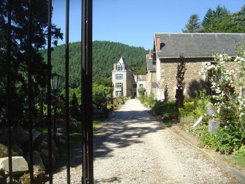 Luxury Holiday Home In Saint-prix With Sauna