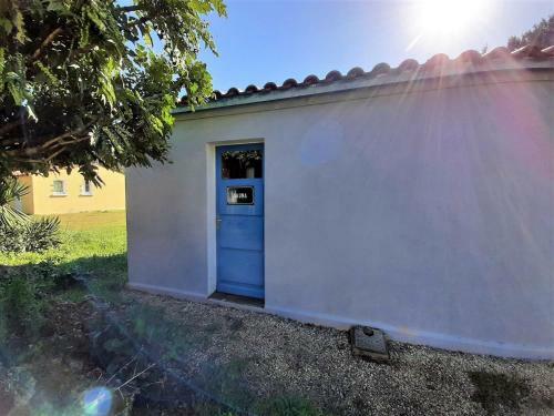 Classy Holiday Home In Saint-savinien With Sauna, Jacuzzi