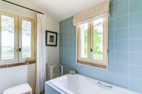Saint-urcisse Villa Sleeps 8 Pool Wifi