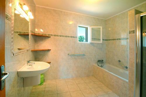 Apartamento R�sidence Mare E Sole In Taglio Isolaccio - Kor01039-bya
