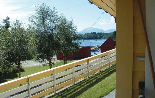 Holiday Home Hatlestrand Hatlestrandsvegen V