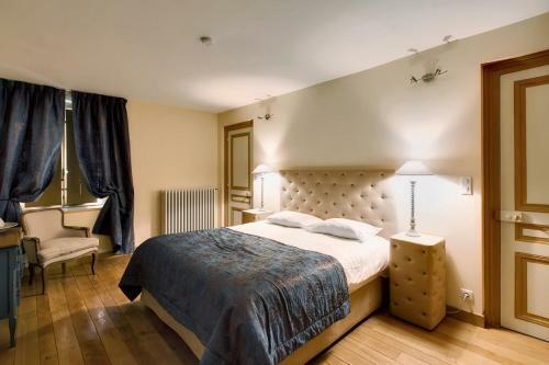 Mercurey Chateau Sleeps 16 Pool Wifi