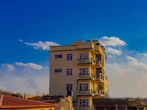 Hostal Grand Millennium Guest House