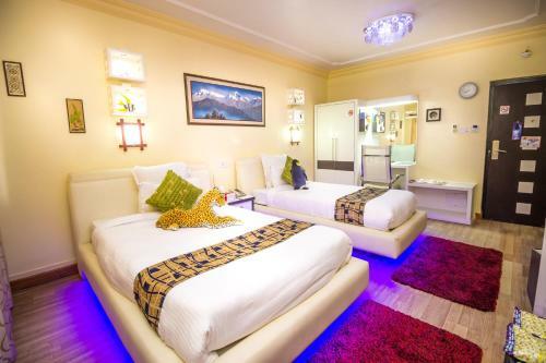 Royal Penguin Boutique Hotel