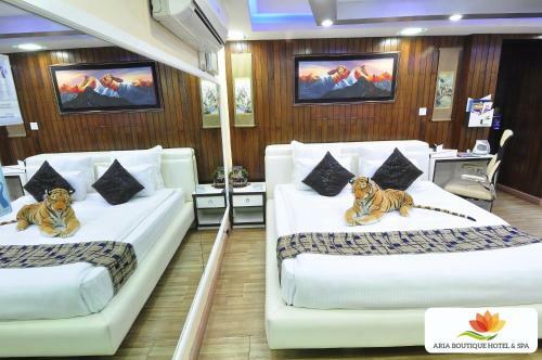 Royal Penguin Boutique Hotel