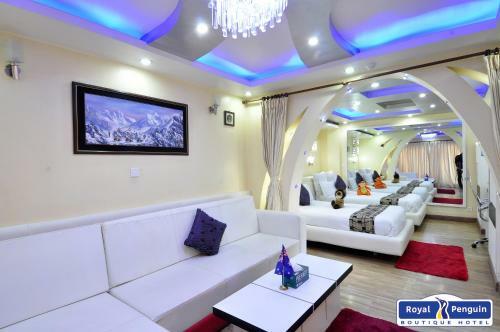 Royal Penguin Boutique Hotel