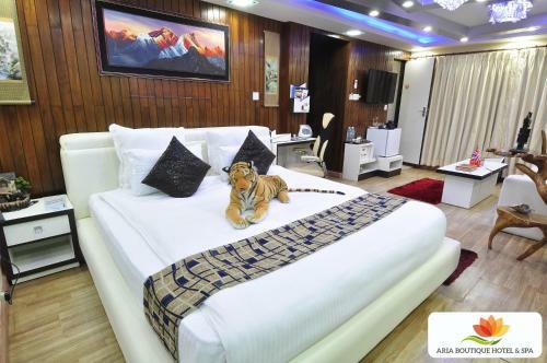 Royal Penguin Boutique Hotel