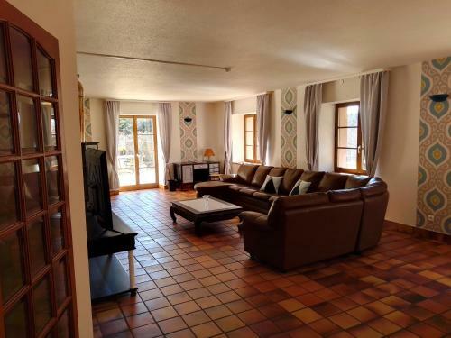 Hotel La Belle Charbonni�re