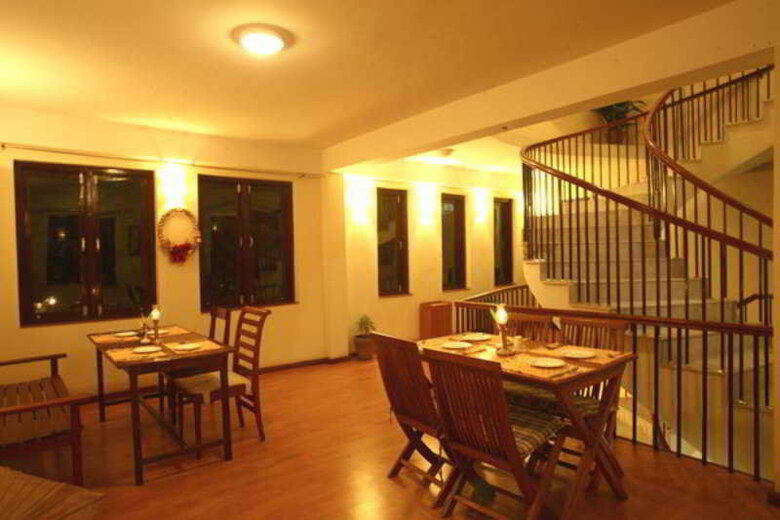 Royal Astoria Hotel