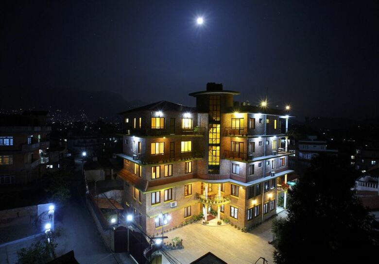 Royal Astoria Hotel
