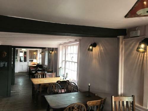 Hotel Chequers Inn