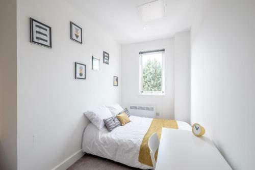 Huge Bedford Apartment For Business Workers By Comfy Workers