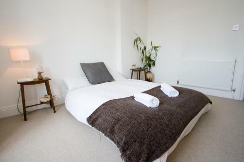 Wilton Apartment - 2 Bedroom - Great Location