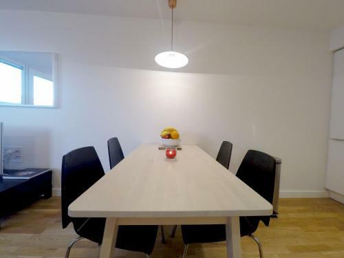 West Side Apartments -brentford, London