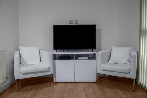 West Side Apartments -brentford, London