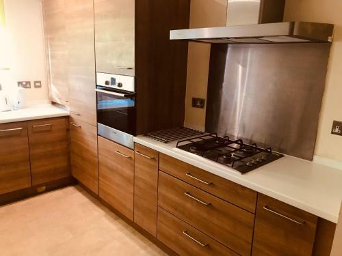 Brentwood City Apartment