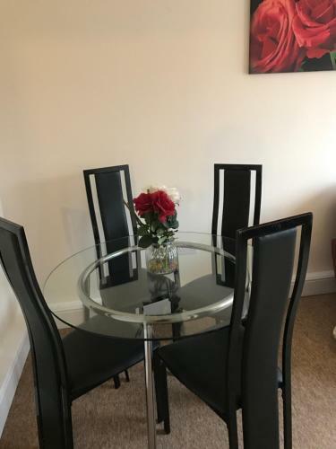Brentwood City Apartment