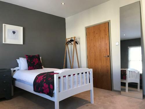 Sillwood Road Group House Sleeps 12