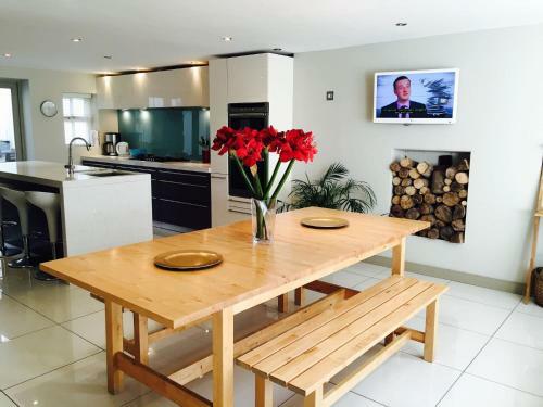 Sillwood Road Group House Sleeps 12