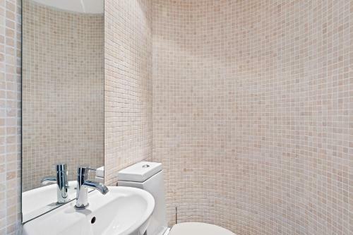 Apartamento Modern Boho Studio - Super Central - In Private Mews - Fast Wifi