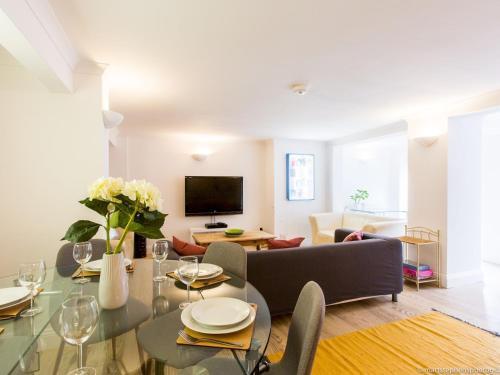 Spacious 5bdr House W/garden In Fabulous Location