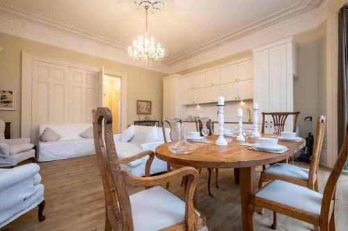 Contemporary Regency Balcony Apartment By The Sea!