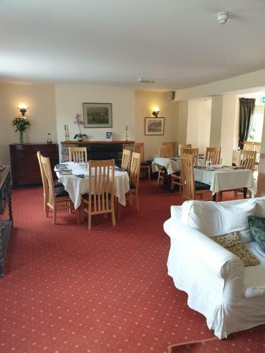 Hotel The Old Red Lion