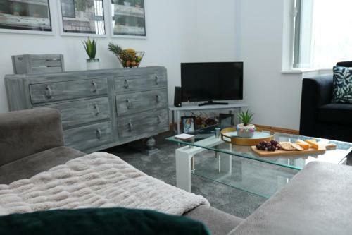 Ideal Home Away In Bury And Whitefield