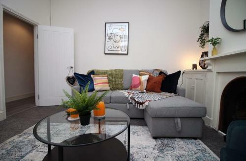 Adamsdown Lodge By Staybc
