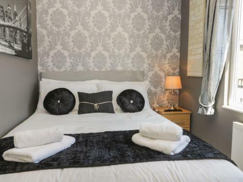 Impeccable 3-bed Lodge At Cayton Bay Holiday Park