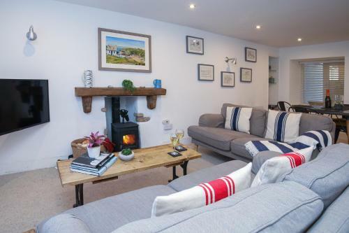 Bwthyn Cerrig (pebble Cottage)