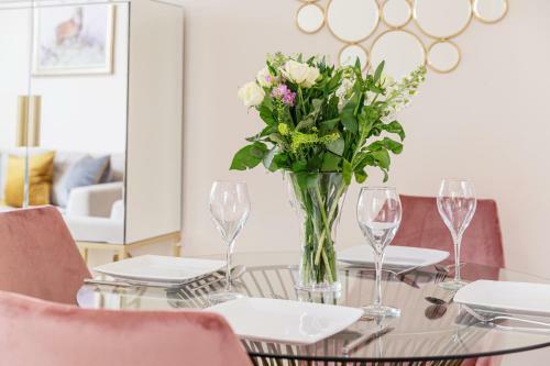 10 Saint James - By Luxury Apartments