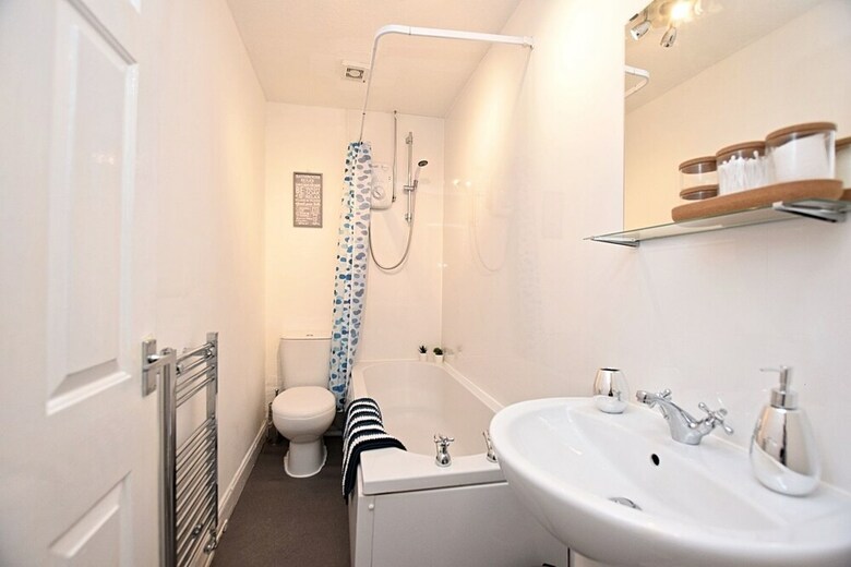 Klass Living - Whifflet Park Apartment, Coatbridge