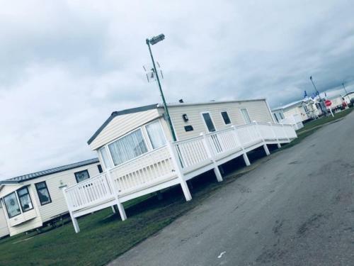 Luxurious 2-bed Caravan In Clacton-on-sea