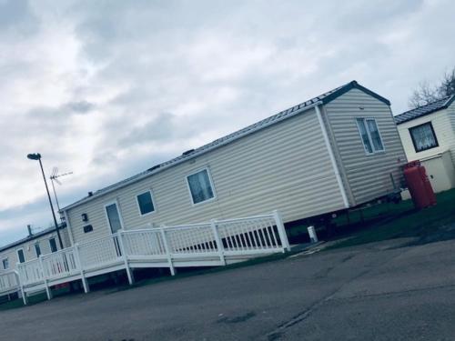 Luxurious 2-bed Caravan In Clacton-on-sea