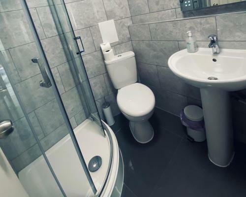 5-bed 5-ensuite Coventry Walsgrave M6 M69