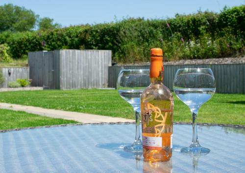 Llety Celyn - The Hollies
