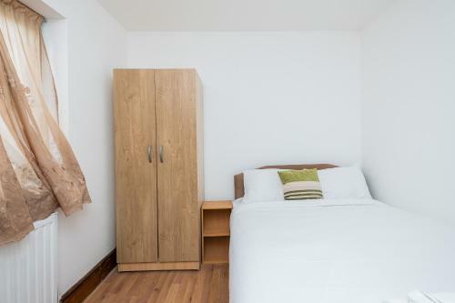 Dagenham / A13 4 Bedhouse For The Contractors