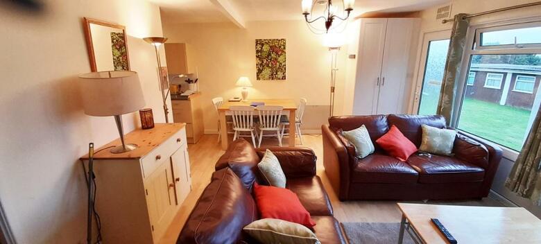 Sheena's Dartmouth Chalets