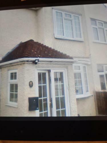 Charming 3-bed House In Dartford